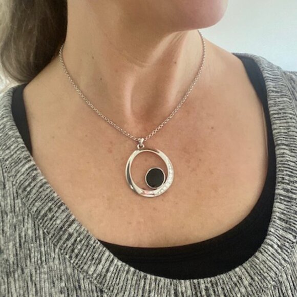Silvertone Necklace, Black Stone w/ Diamonds, Minimalist, Dainty, Mint, Casual - Picture 4 of 5